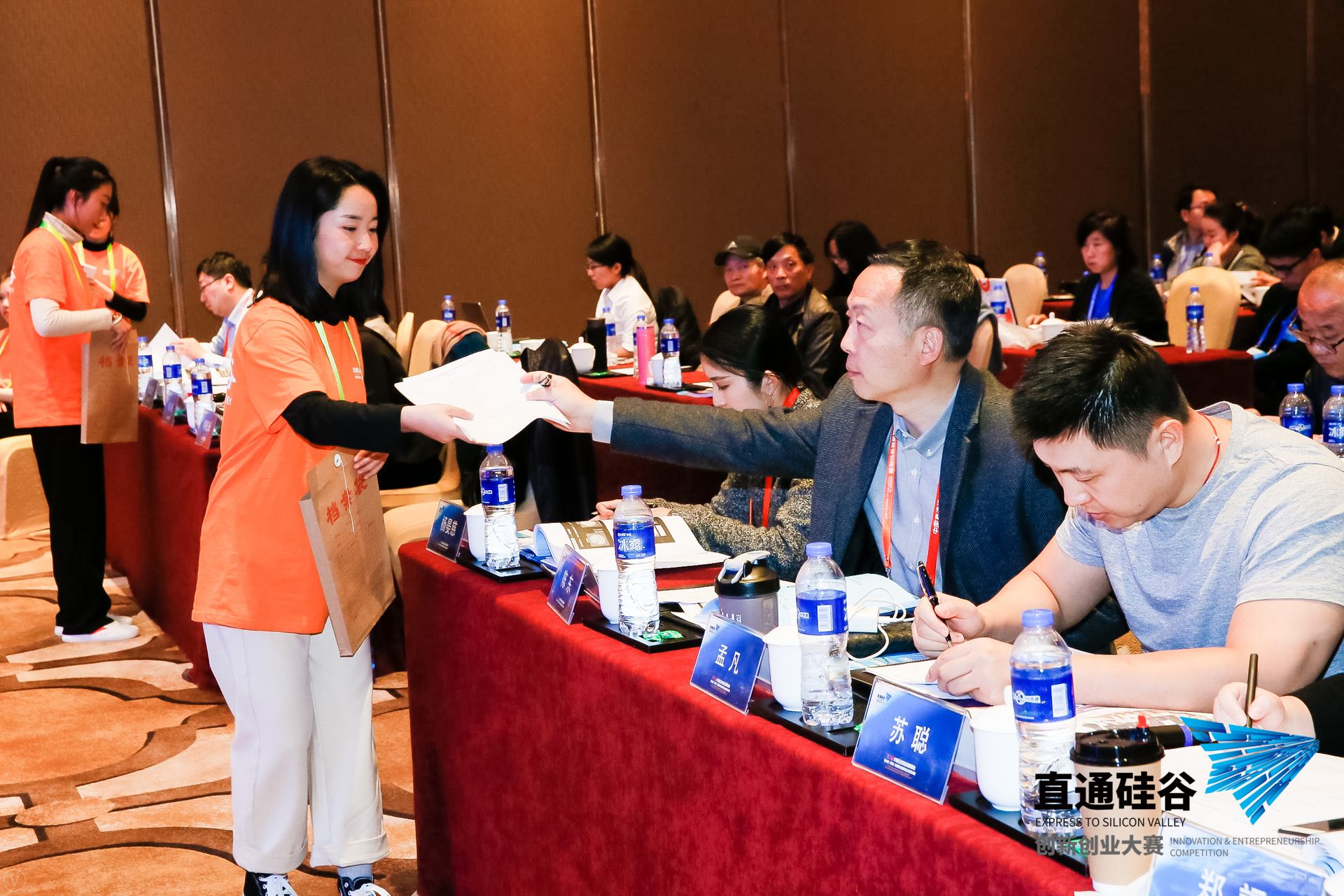 vbox10244__D0X9549_164712_small_.JPG